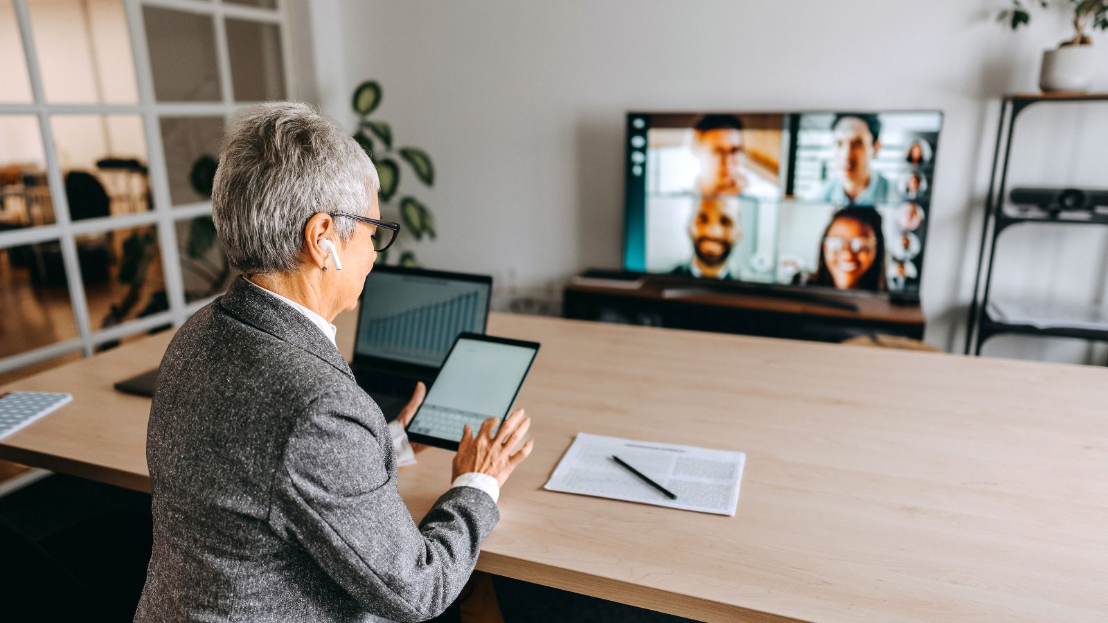 Making a Hybrid Workplace Strategy Work Making a Hybrid Workplace Strategy Work